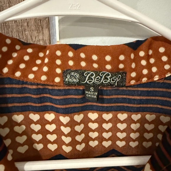 BeBop Heart Print Sleeveless Collared Rust and Blue Mini Dress - Picture 3 of 3